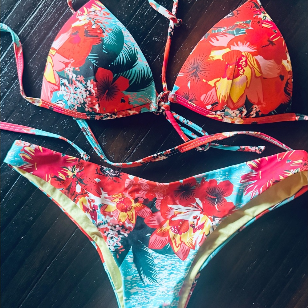 RELLECIGA Tropical Print Bikini Top PRETTY!